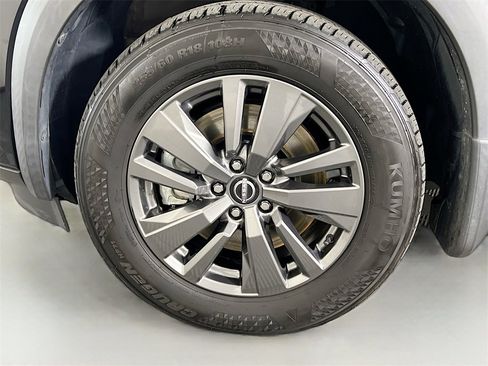 Used 2022 Nissan Pathfinder SV w/ SV Premium Package image 31