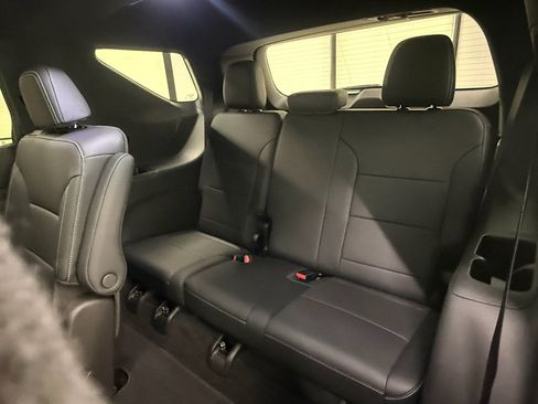 Certified 2024 Chevrolet Traverse LT w/ Enhanced Driving Package image 17