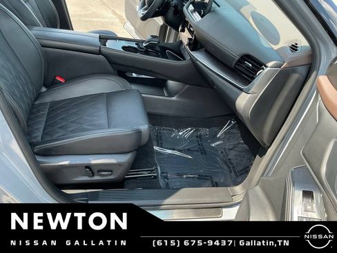 Used 2021 Nissan Rogue Platinum FWD image 15