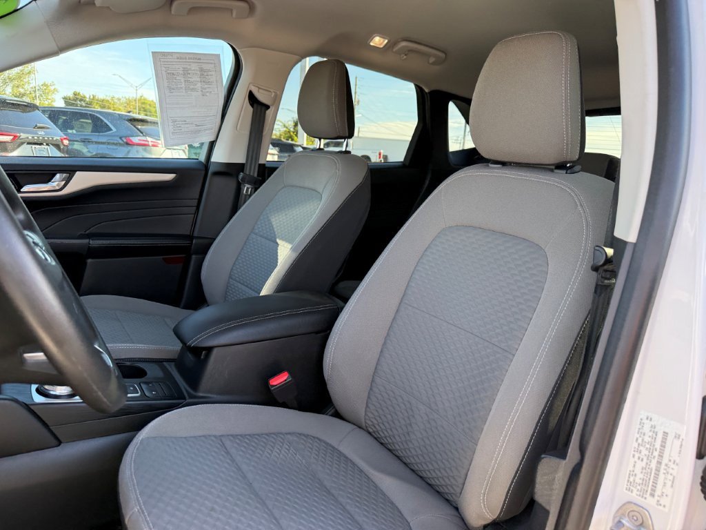 Used 2021 Ford Escape SE FWD image 14