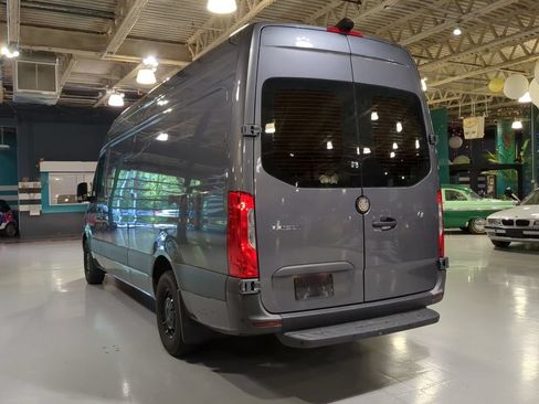 Used 2022 Mercedes-Benz Sprinter 2500 image 12