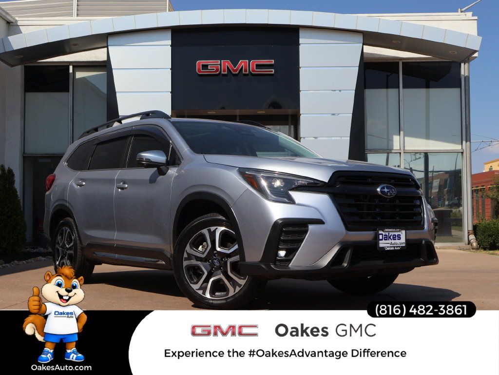 Used 2023 Subaru Ascent Limited w/ Technology Package AWD/4WD image 1