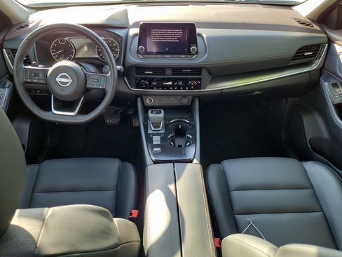 Used 2023 Nissan Rogue SV w/ SV Premium B Package FWD image 14