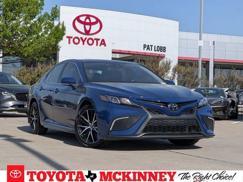 Used 2024 Toyota Camry SE image 1