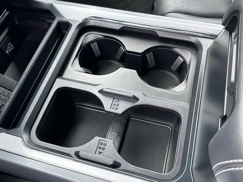 Used 2025 Ford F250 Lariat w/ Chrome Package image 28