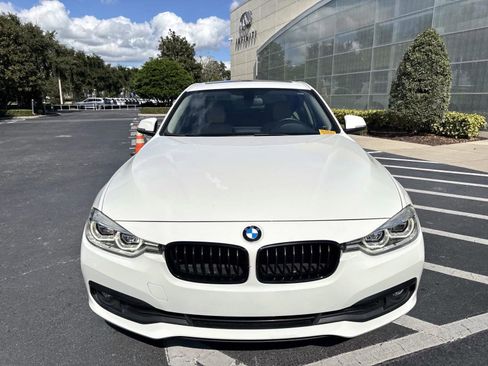 Used 2018 BMW 320i Sedan image 6