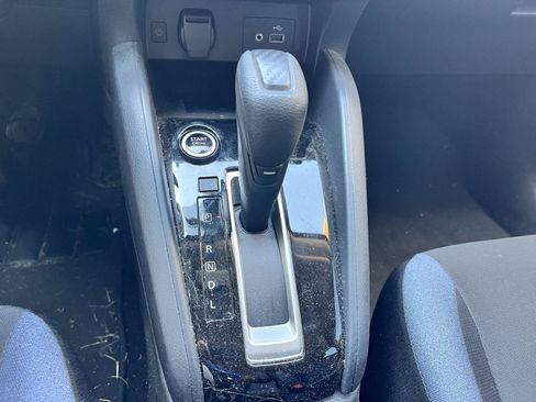 Used 2025 Nissan Versa SV w/ Trunk Package FWD image 21