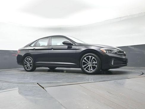 Used 2023 Volkswagen Jetta Sport image 31