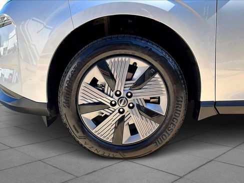 Certified 2025 Nissan Murano SL AWD/4WD image 10