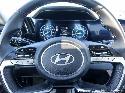 Used 2025 Hyundai Elantra Limited FWD image 16