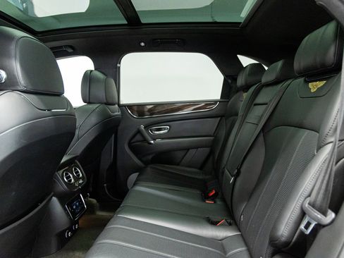 Used 2020 Bentley Bentayga AWD/4WD image 40