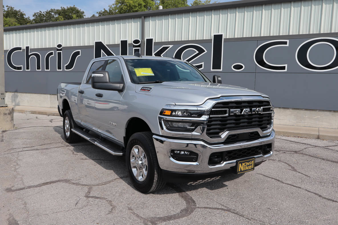Used 2026 RAM 2500 Big Horn AWD/4WD image 1