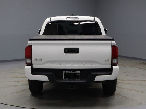 Used 2023 Toyota Tacoma SR AWD/4WD image 9