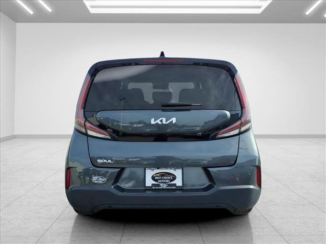 Used 2024 Kia Soul LX w/ Option Group 015 FWD image 17
