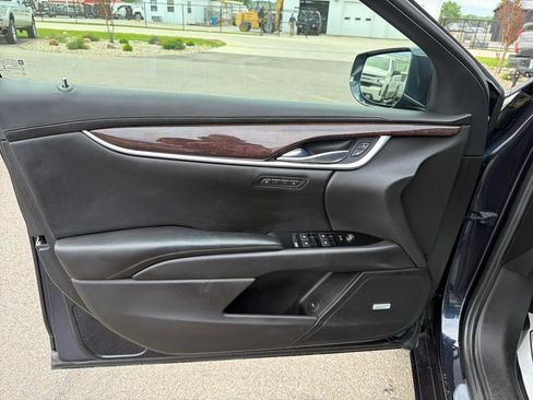 Used 2014 Cadillac XTS Luxury FWD image 8