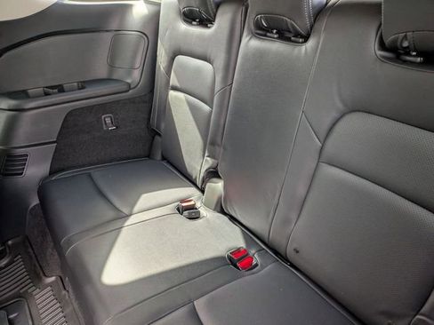 Used 2022 Nissan Pathfinder SV FWD image 25