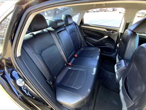 Used 2015 Volkswagen Passat 1.8T SE image 18