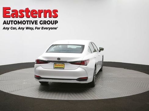 Used 2024 Lexus ES 250 w/ Premium Package image 41