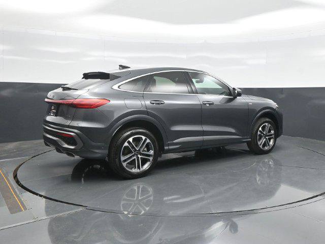 Used 2025 Audi Q5 Premium Plus w/ Premium Plus AWD/4WD image 7
