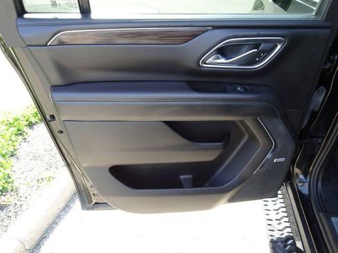 Used 2023 Chevrolet Suburban Z71 image 20