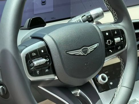 Used 2026 Genesis GV70 2.5T Advanced AWD/4WD image 19