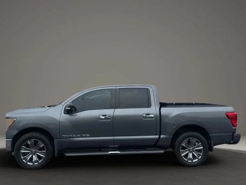 Used 2019 Nissan Titan SV w/ SV Convenience Package AWD/4WD image 6