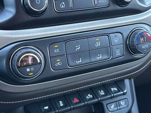 Used 2021 GMC Canyon Denali image 27