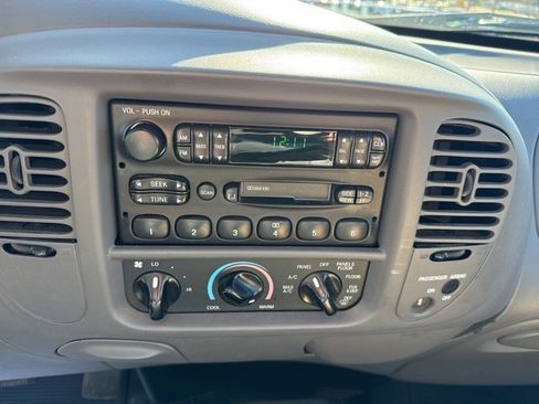 Used 2001 Ford F150 2WD Regular Cab image 11