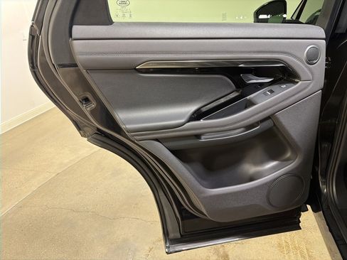Used 2020 Land Rover Range Rover Evoque SE image 20