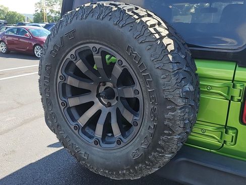 Used 2018 Jeep Wrangler Sport AWD/4WD image 28