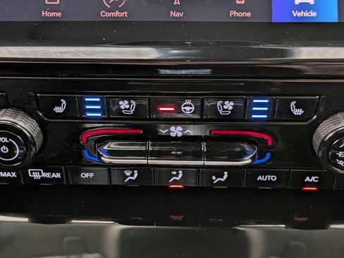 Used 2023 Jeep Grand Cherokee 4WD 4xe w/ Luxury Tech Group II image 11