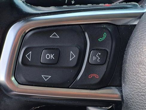 Used 2018 Jeep Wrangler Unlimited Sahara AWD/4WD image 16