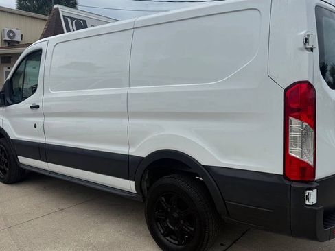 Used 2019 Ford Transit 250 130 Low Roof w/ Exterior Upgrade Package RWD image 5