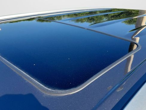 Used 2023 Toyota Highlander XLE image 6