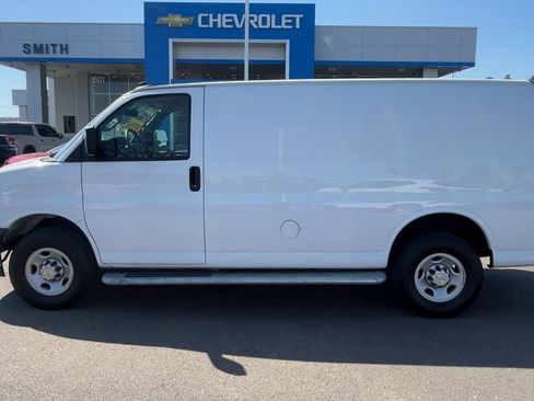 Used 2024 Chevrolet Express 2500 Work Van 3D Cargo Van w/ Driver Convenience Package image 4