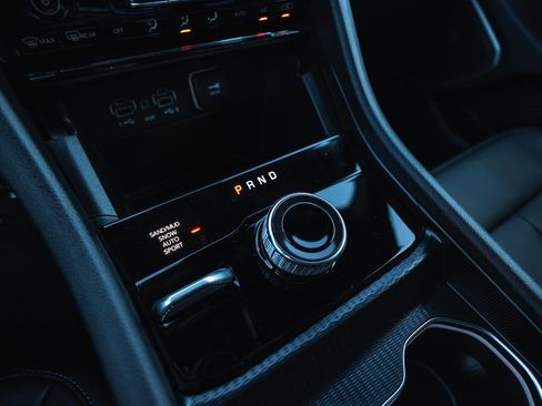 New 2025 Jeep Grand Cherokee Limited w/ Black Appearance Package image 17