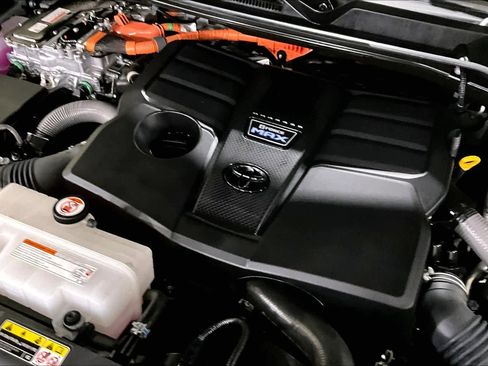 Used 2024 Toyota Tundra Limited image 32