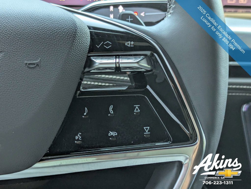 Used 2025 Cadillac Escalade Premium Luxury AWD/4WD image 30
