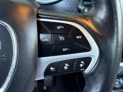 Used 2018 Dodge Challenger SXT Plus RWD image 23