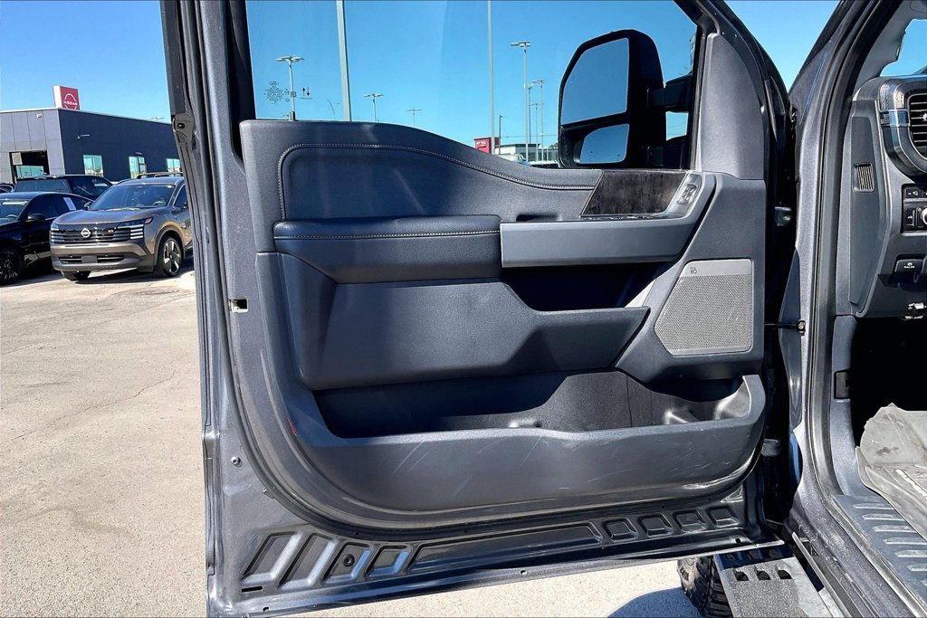 Used 2023 Ford F250 Lariat w/ Lariat Ultimate Package AWD/4WD image 21