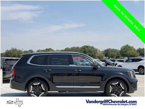 Used 2025 Kia Telluride S FWD image 3