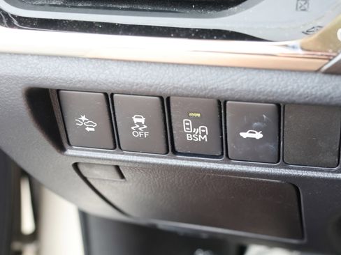 Used 2018 Toyota Avalon XLE Premium image 15