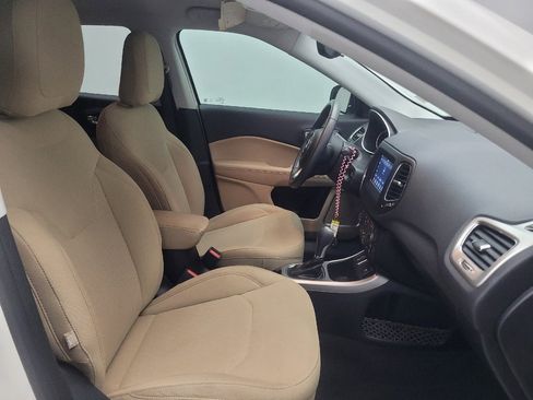 Used 2018 Jeep Compass Sport w/ Tech Group FWD image 21