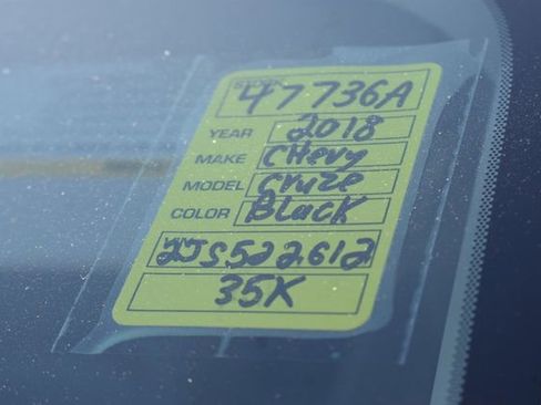 Certified 2018 Chevrolet Cruze Premier FWD image 36