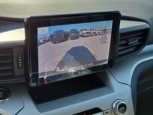 Used 2022 Ford Explorer XLT image 21