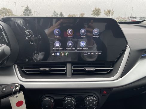 Certified 2025 Chevrolet Trax LS image 30