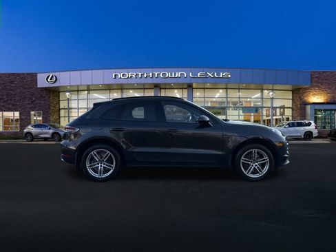 Used 2021 Porsche Macan image 25