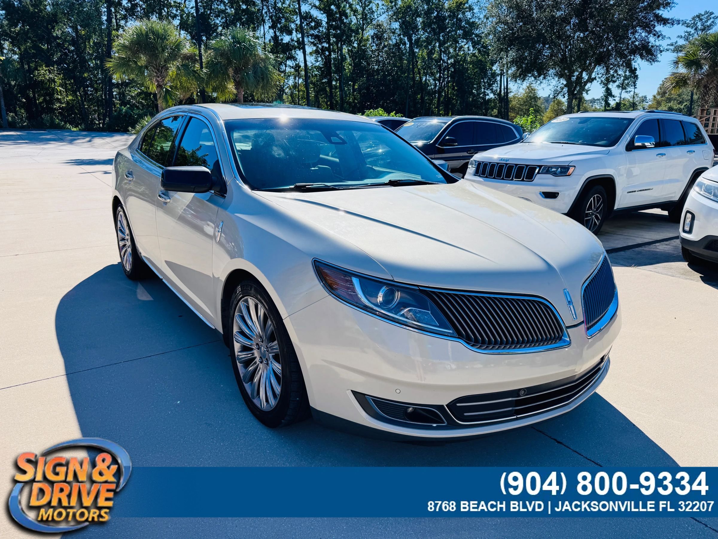 Used 2014 Lincoln MKS w/ Equipment Group 101A FWD image 2