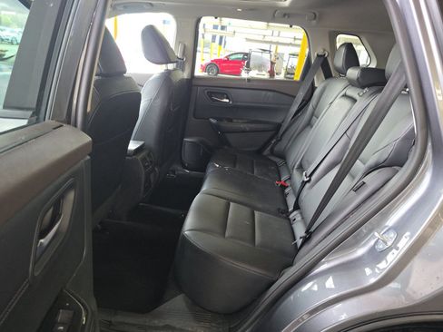 Used 2023 Nissan Rogue SV w/ SV Premium B Package FWD image 5