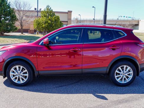 Used 2022 Nissan Rogue Sport SV w/ Technology Package image 7